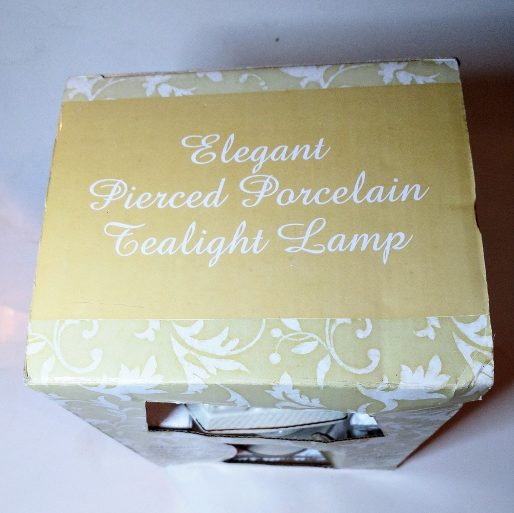 Elegant Pierced Porcelain White Tealight Lamp - Includes Four Tea Light Candles - Picture 2 of 4